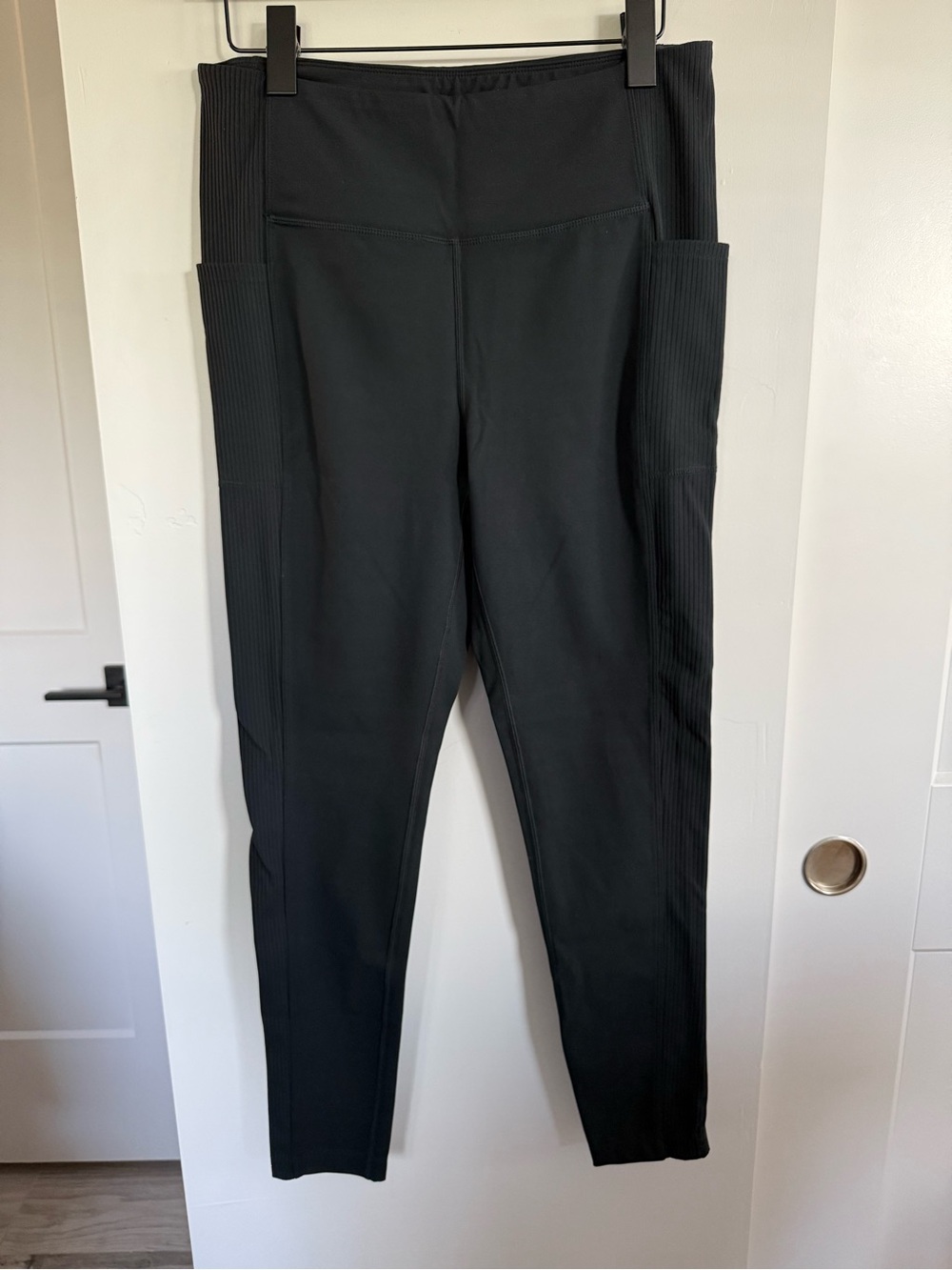 NWOT Mondetta Women's High Rise Ribbed Panel Legging Size Large 28”